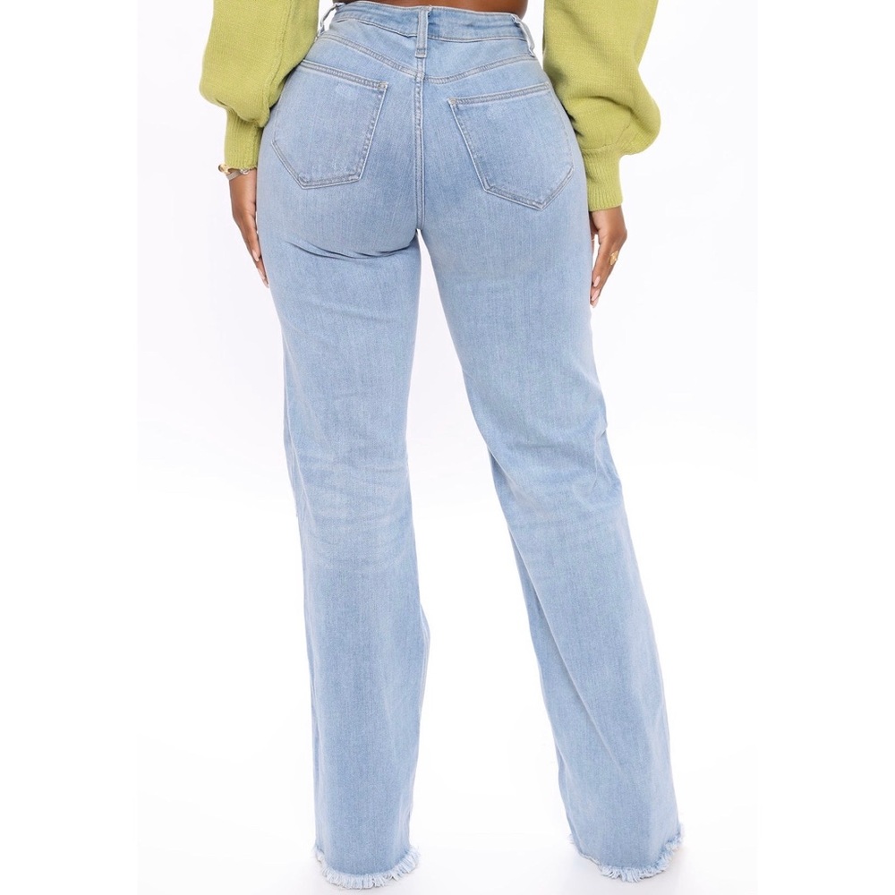 Wide Leg Mom Jeans - Picture 2 of 4
